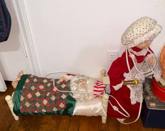 Mechanical Snoring Santa & Mrs Claus