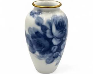 Lot 654 Okura Art China Blue Rose Porcelain Vase