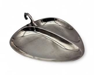 Lot 908 LeafShaped SilverPlated Serving Tray By The English Silver Mfg Corp