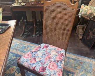 MCM Table with 8 chairs & 4 leaves 