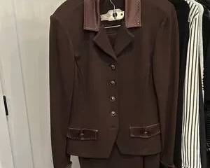 St. John 2Piece Suit with Skirt