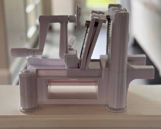 Manual Vegetable / Fruit Spiralizer. Photo 1 of 2. 