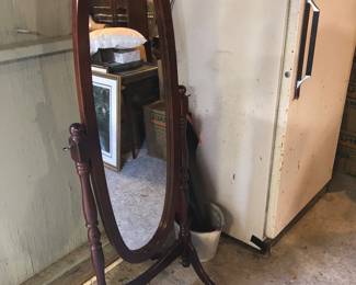 Standing mirror upright freezer
