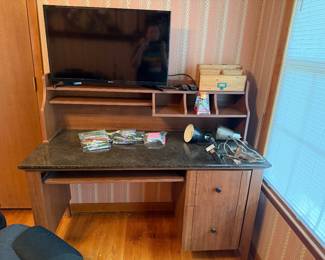 Office desk and hutch