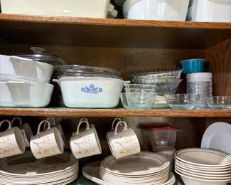 Kitchenware, dishes, bakeware 
