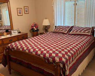 Quilt, queen bed