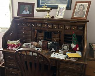 Roll top desk
