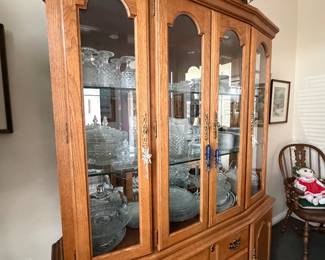 China hutch, crystal