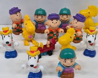 Snoopy Peanuts Figures