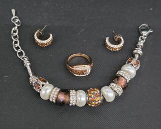 Jewelry Set With Rhinestones and Beads