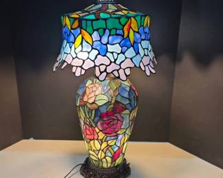 Stained Glass Table Lamp with Dual Lighting