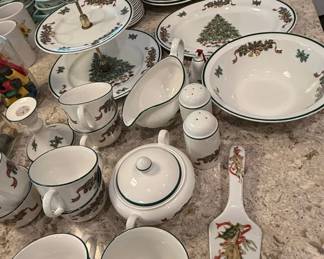 Johnson Brothers Victorian Christmas Dinnerware Set