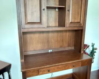 Stanley Furniture Cherry Traditional Desk with Hutch