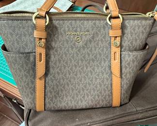 Michael Kors Sullivan Small Logo TopZip Tote Bag