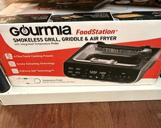Gourmia FoodStation Smokeless Grill, Griddle  Air Fryer