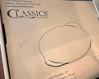 The Pampered Chef Classics Collection Large Round Stone with Handles