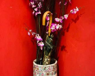 Famille Rose Porcelain Umbrella Stand