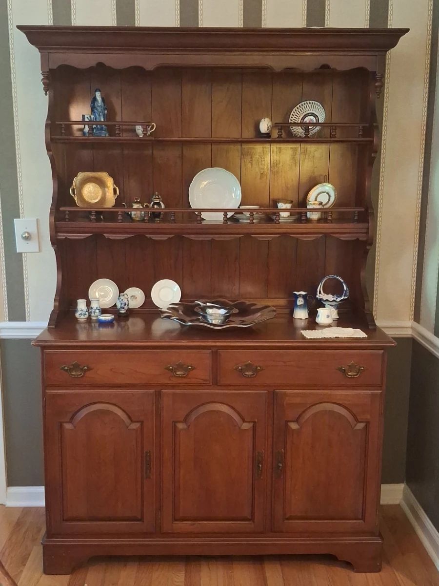 Ethan Allen Early American Solid Cherry Hutch