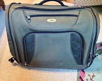 Skyway Luggage Garment Bag