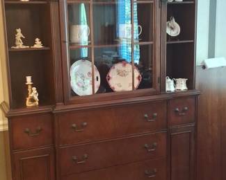 Mahogany Duncan Phyfe China Cabinet
