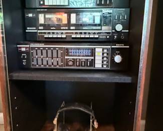 Sanyo Component Stereo System with Turntable, Cassette Deck, and Equalizer second image