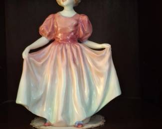 Norman Rockwell Porcelain Figurines and Floral Tea Set fourth image