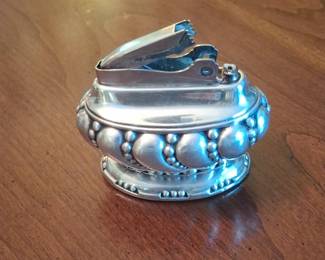 Vintage Ronson Crown Silver Plated Table Lighter third image