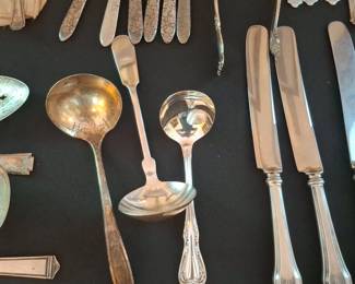 Gorham Chantilly Sterling Silver Flatware Set third image