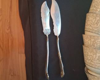 Set of Six SilverPlated Butter Knives with Two Serving Utensils and Decorative Dish third image