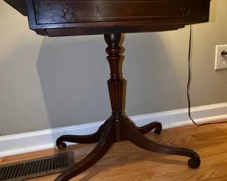 Antique Mahogany Duncan Phyfe Style Flip Top Game Table