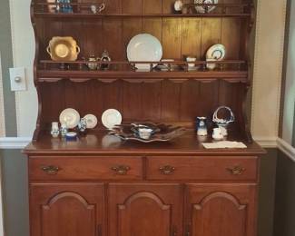 Ethan Allen Early American Solid Cherry Hutch