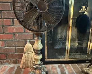 DecoBreeze Pedestal Fan