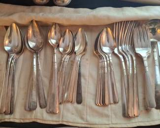 Oneida Community Plate Paul Revere Silverplate Flatware Set