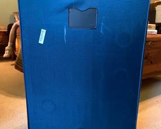 Pacific Coast Luggage Expandable Spinner Suitcase second image