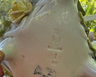 Capodimonte Porcelain Basket with Roses second image