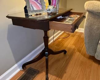 Antique Mahogany Duncan Phyfe Style Flip Top Game Table second image