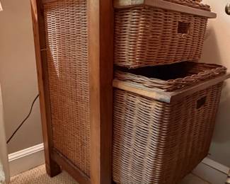 Safavieh Halle Wicker Basket Storage Side Table second image