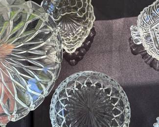 Pressed Glass Serving Bowls Set second image