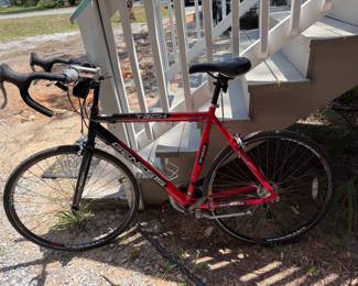 #122 - $130 - Genesis 6061 - 700C Road tech Men's Alloy bike