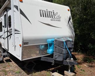 #121 - 2014 Forest River  27' Mini Lite Rockwood camper - Available for Silent Bid only bids closing 4/11 at Noon. . 