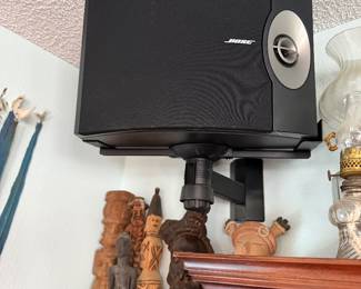 #43 - $300 - Vintage 2 Bose speakers 