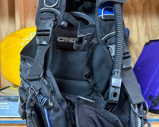 #123 - $180 - Cressi scuba diving vest