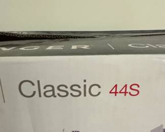 Singer Classic S Sewing Machine third image