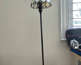 Tiffany Style Stained Glass Table Lamp