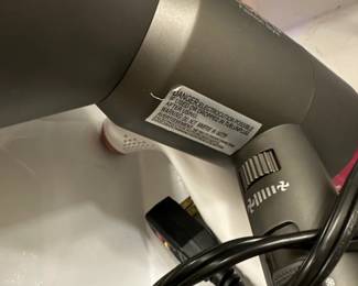 CONFU W Ionic Hair Dryer with Diffuser third image