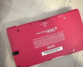 Nintendo DSi Pink