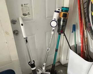 Assorted Cordless Stick Vacuums and Floor Cleaner Shark, Tineco, Britech