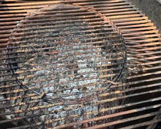 Weber Performer Charcoal Grill third image