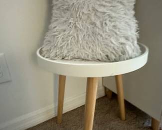 Modern Accent Side Table with Wooden Legs