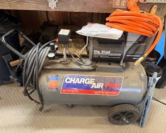 20 gallon 5 Hp air compressor & tools 
